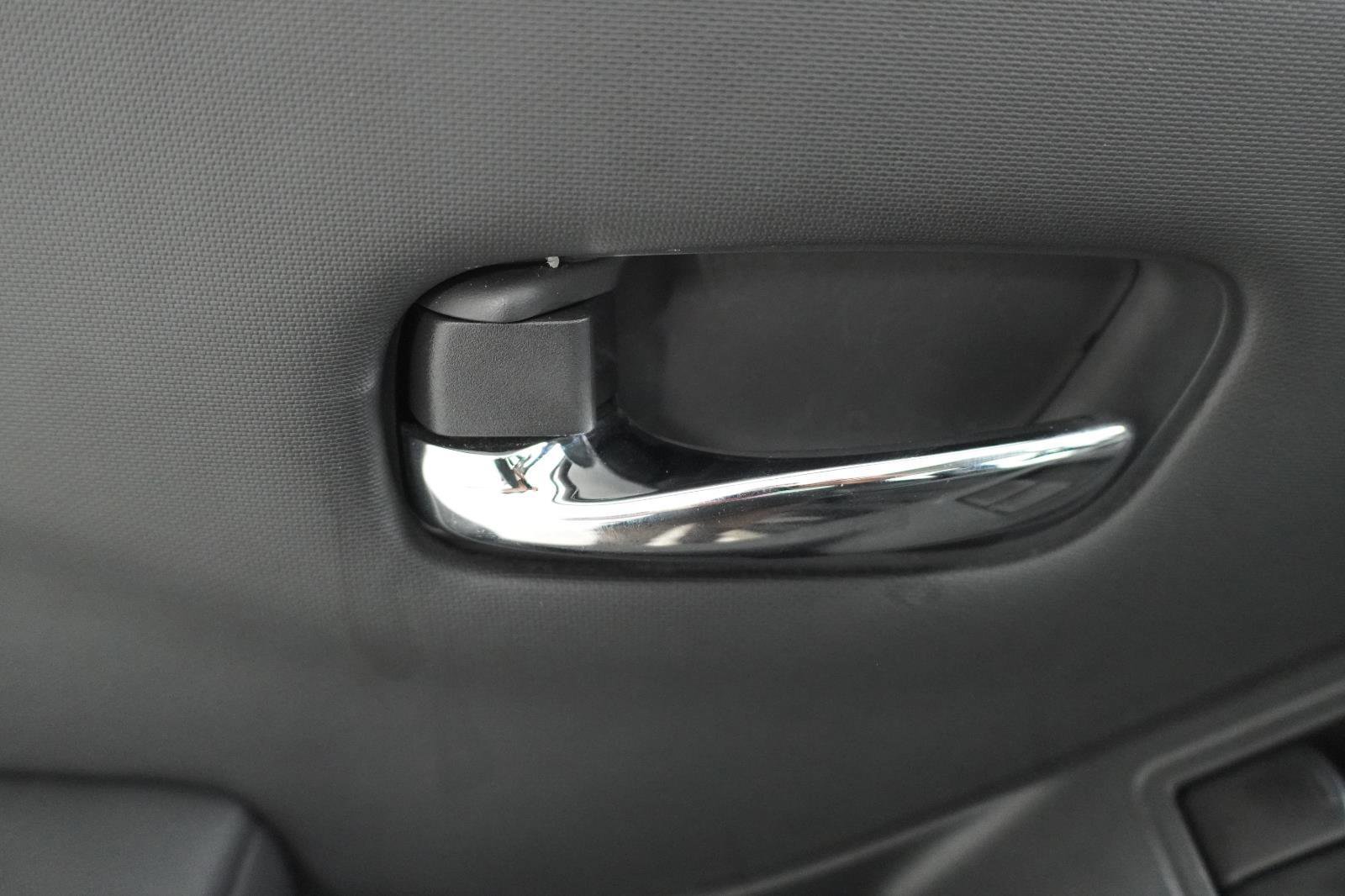 Used 2024 Nissan Frontier SV w/ SV Convenience Package image 13