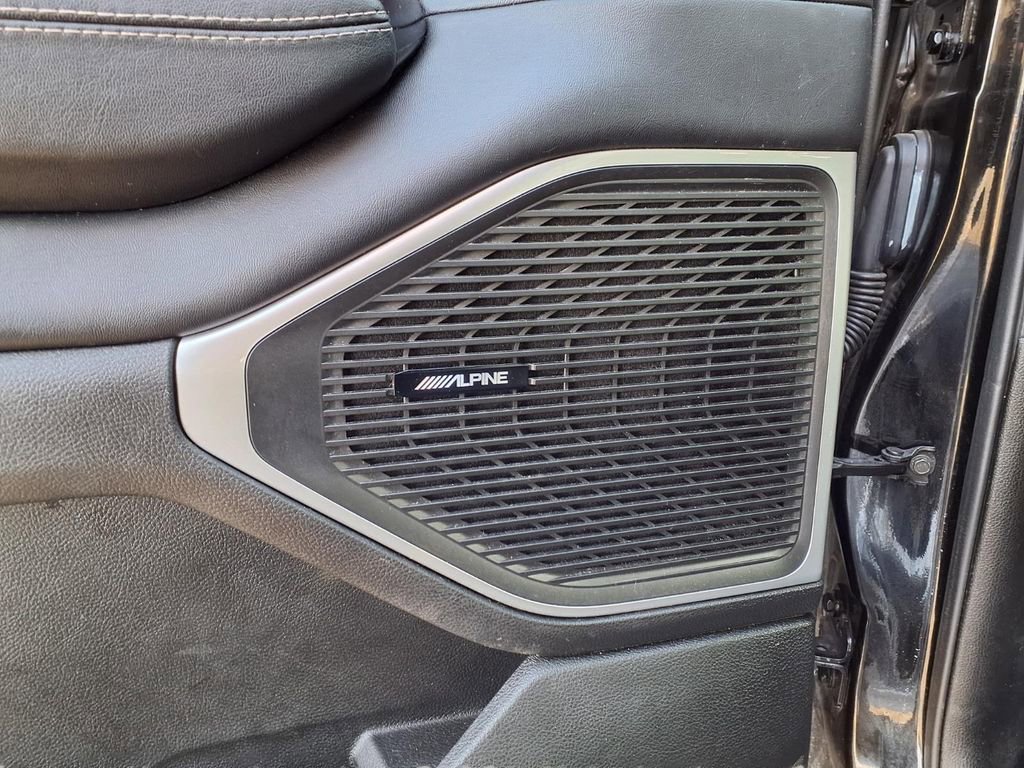 Certified 2024 Jeep Wagoneer Series II w/ Flexible Seating Group AWD/4WD image 20