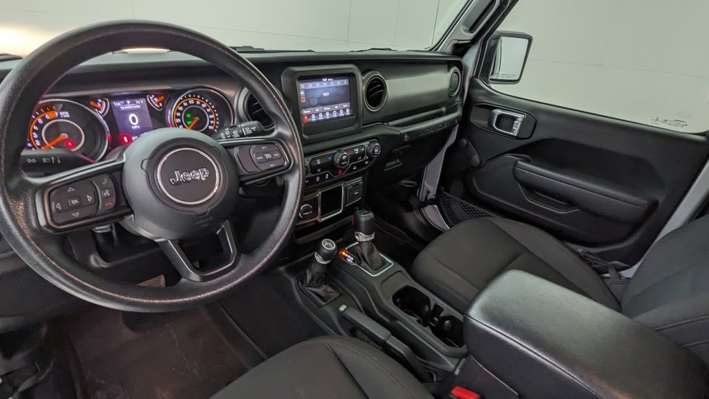 Used 2023 Jeep Wrangler Willys image 3