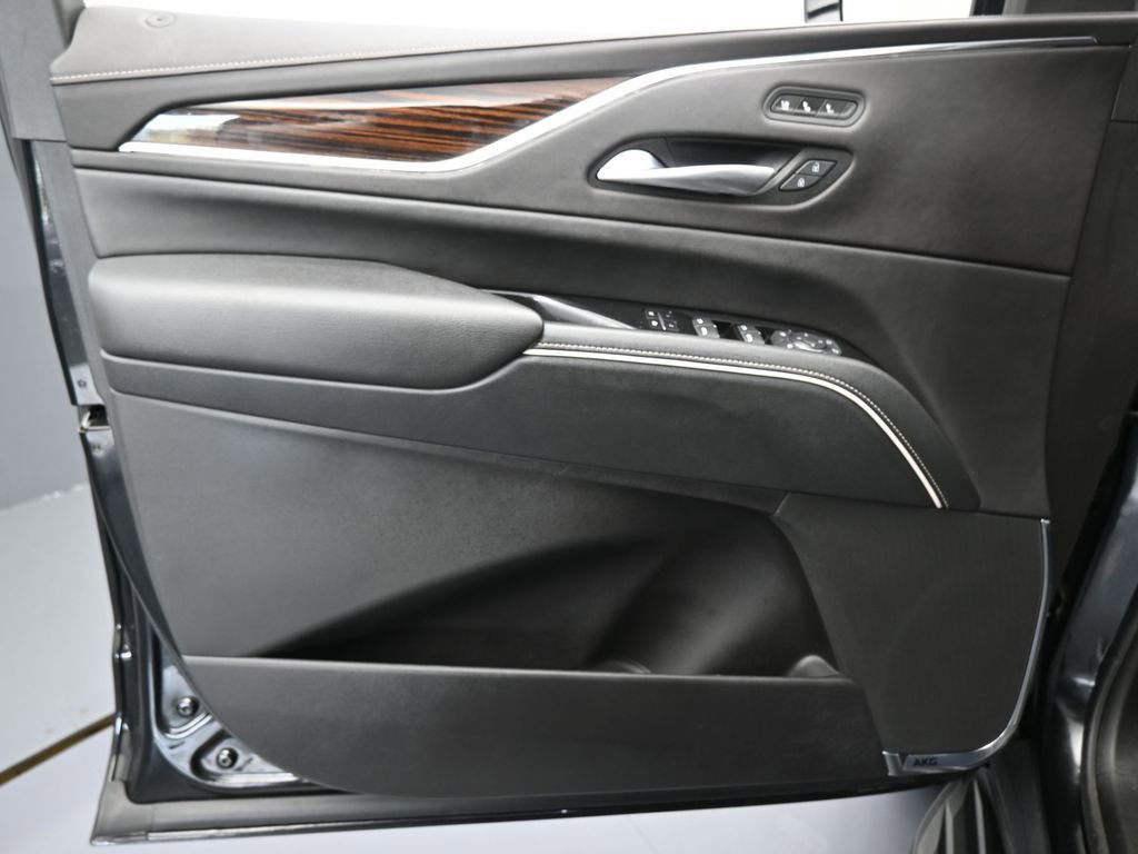 Used 2023 Cadillac Escalade ESV Premium Luxury image 13