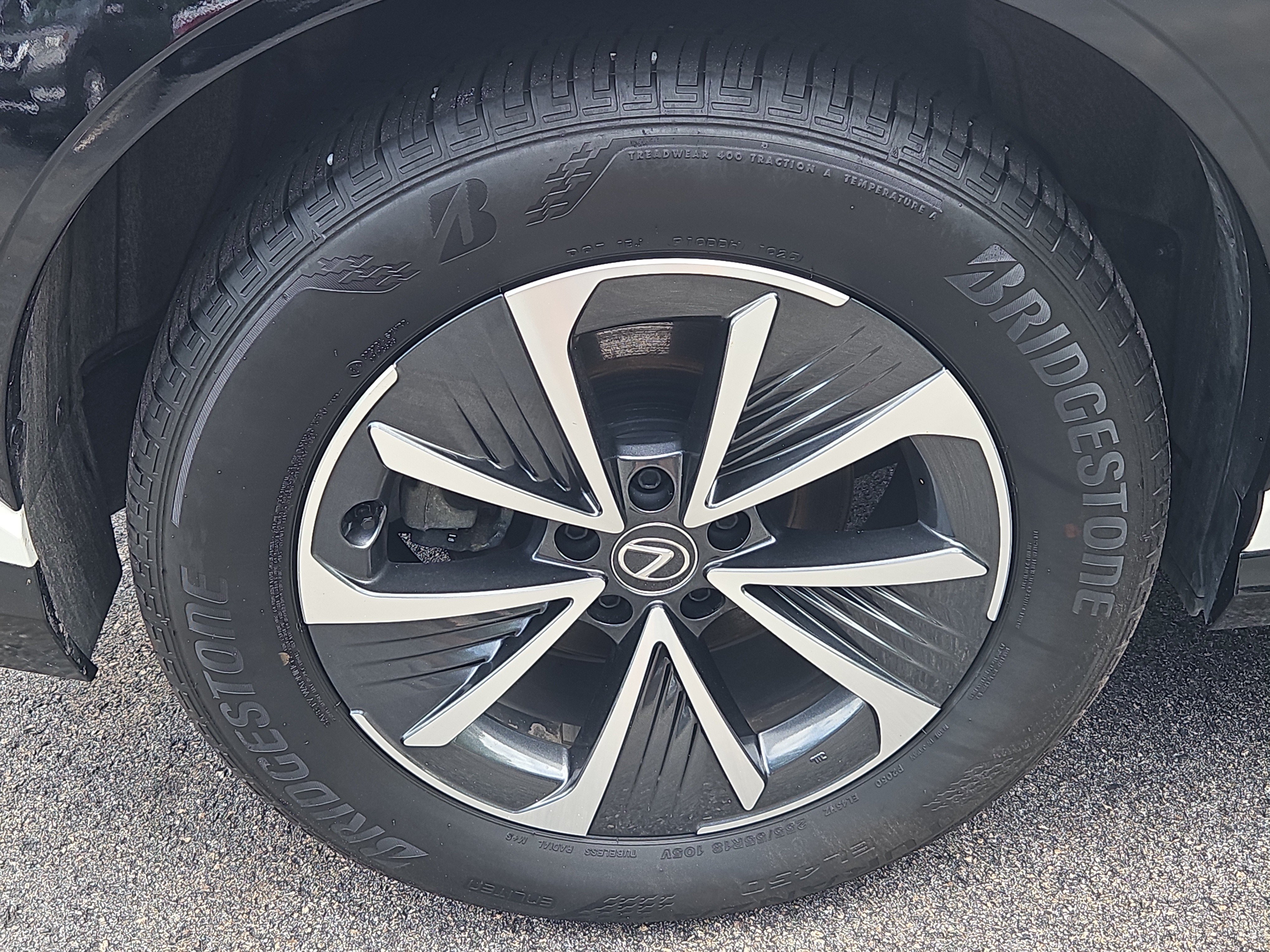 Used 2025 Lexus RZ 450e w/ Technology Package AWD/4WD image 30