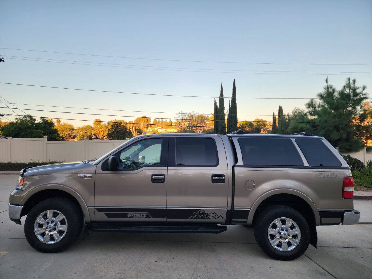Used 2005 Ford F150 Lariat AWD/4WD image 4