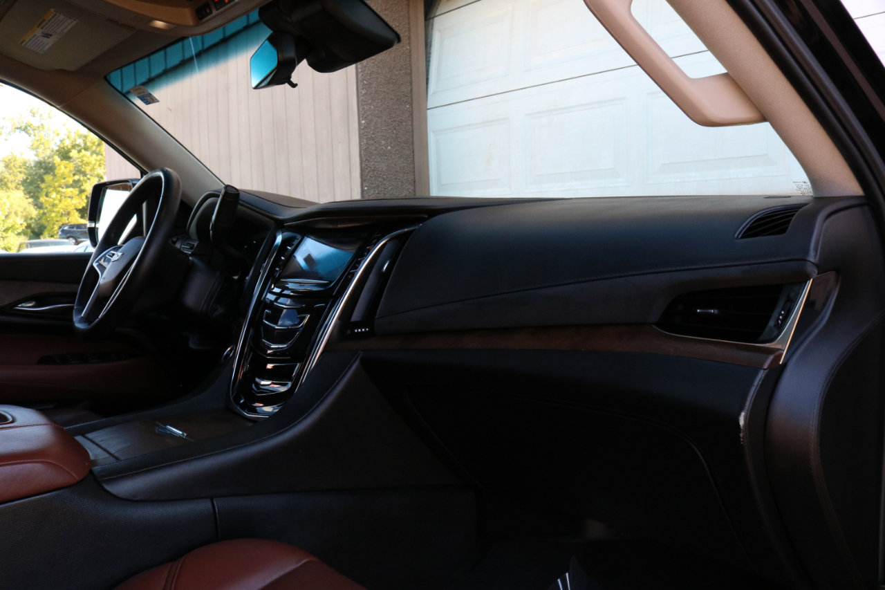 Used 2017 Cadillac Escalade Premium Luxury image 60