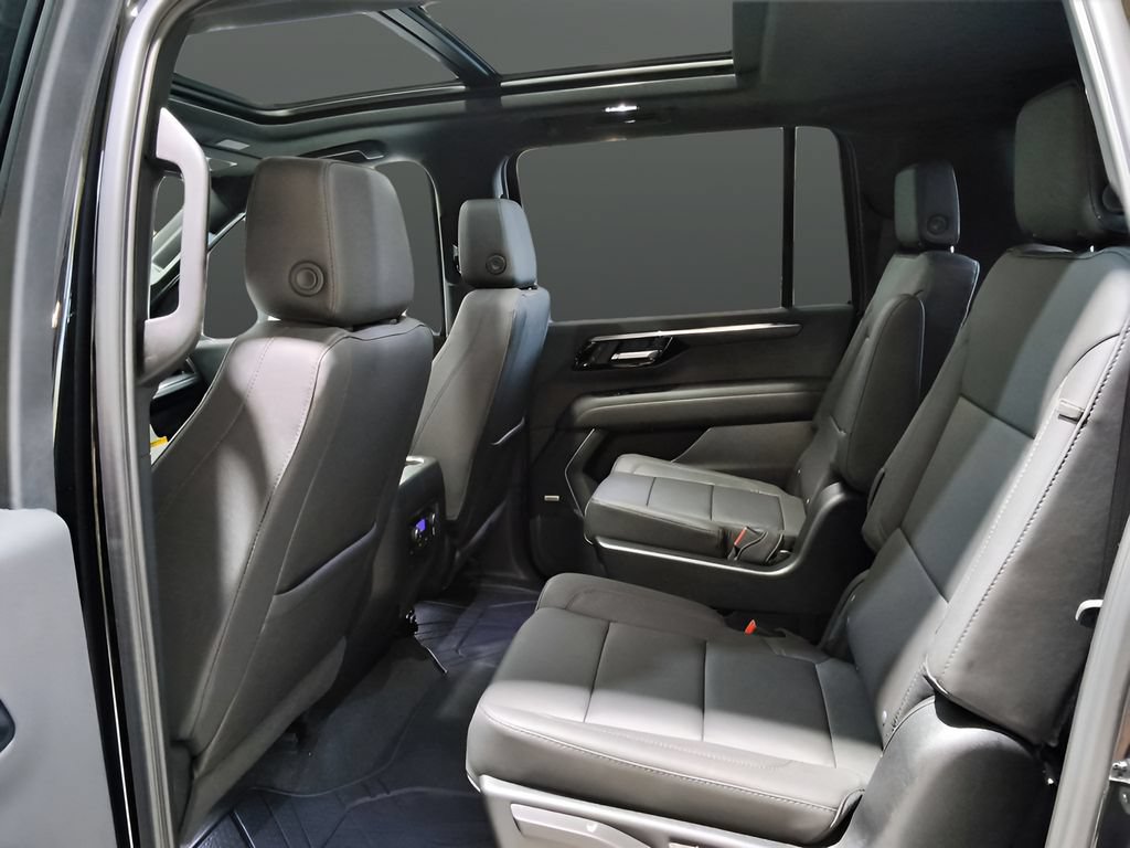 Used 2026 Chevrolet Suburban Z71 w/ Comfort Package AWD/4WD image 32