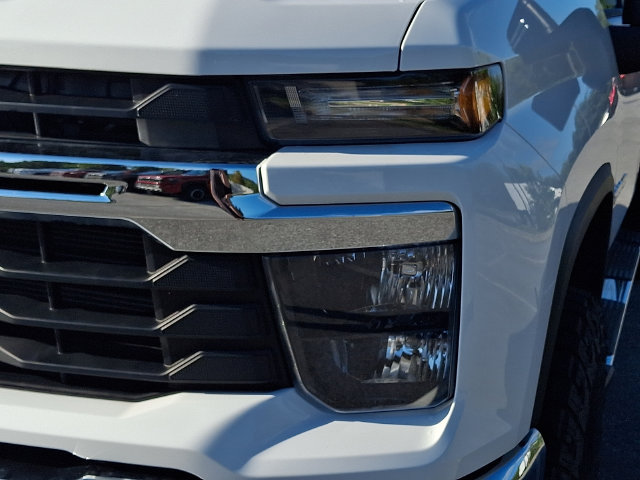 Used 2025 Chevrolet Silverado 2500 LT w/ Convenience Package AWD/4WD image 9