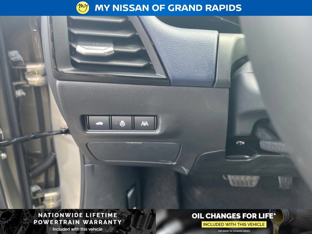 New 2026 Nissan Sentra SL w/ Floor Mat Package FWD image 18