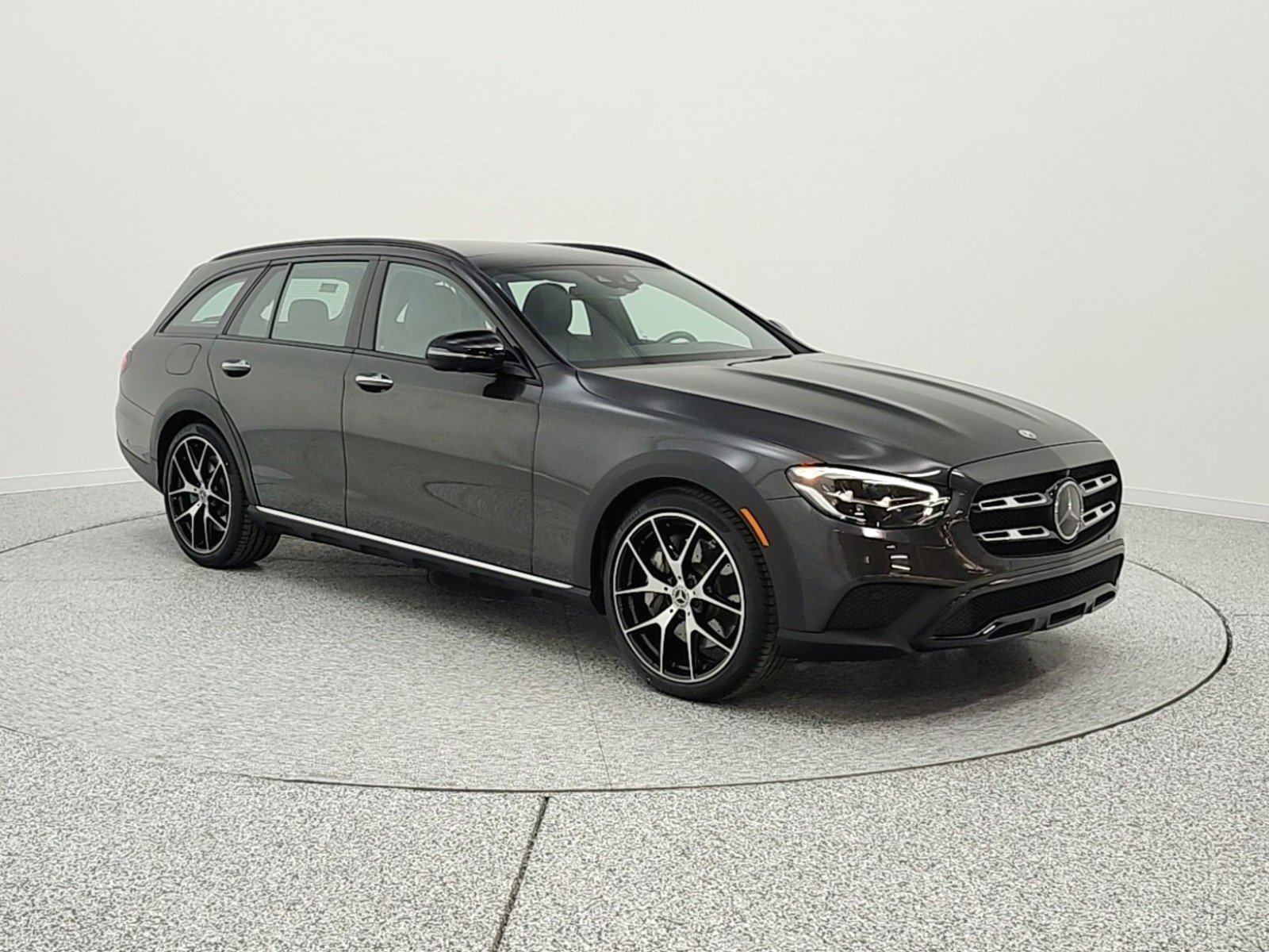 Certified 2023 Mercedes-Benz E 450 4MATIC All-Terrain Wagon image 3