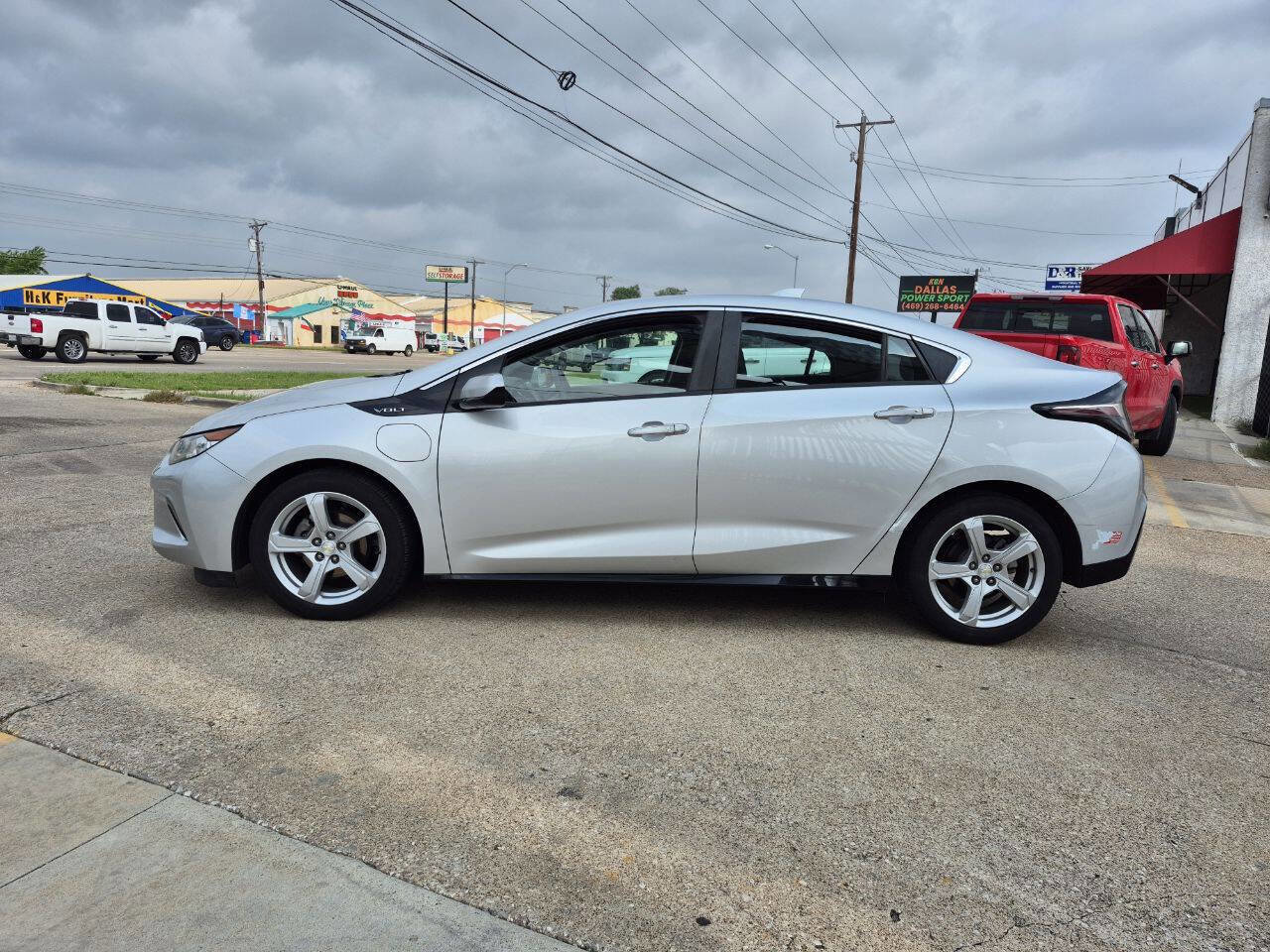 Used 2017 Chevrolet Volt LT w/ Comfort Package FWD image 8
