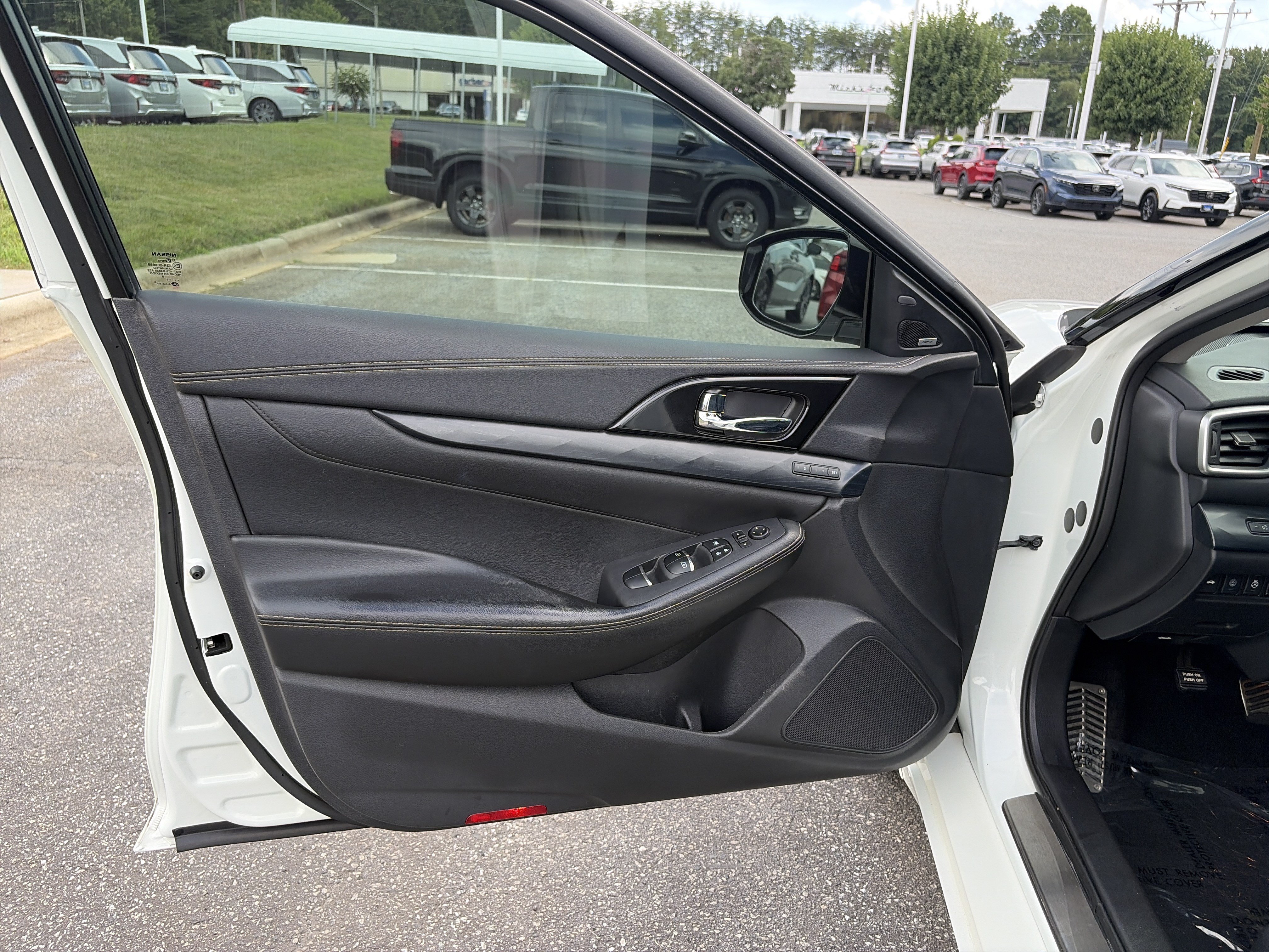 Used 2019 Nissan Maxima Platinum FWD image 14