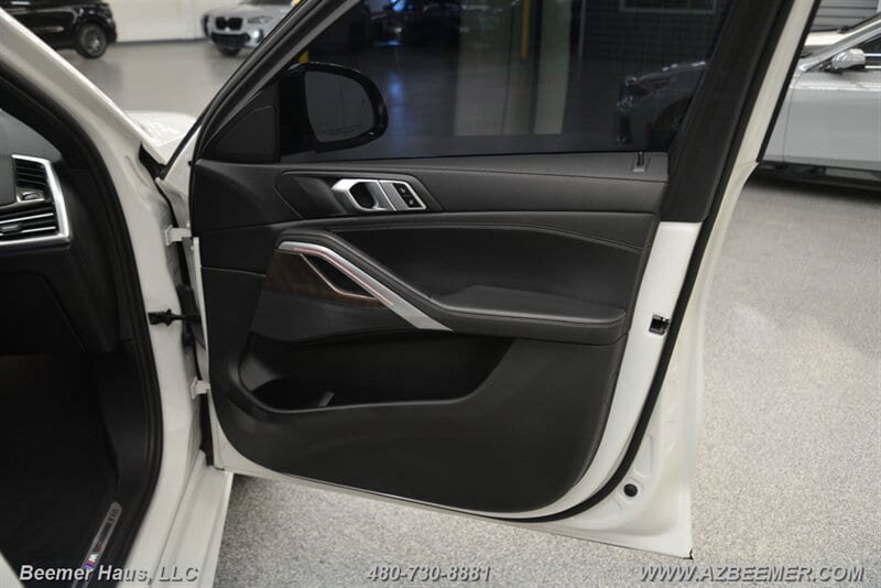 Used 2022 BMW X6 xDrive40i w/ M Sport Package AWD/4WD image 43