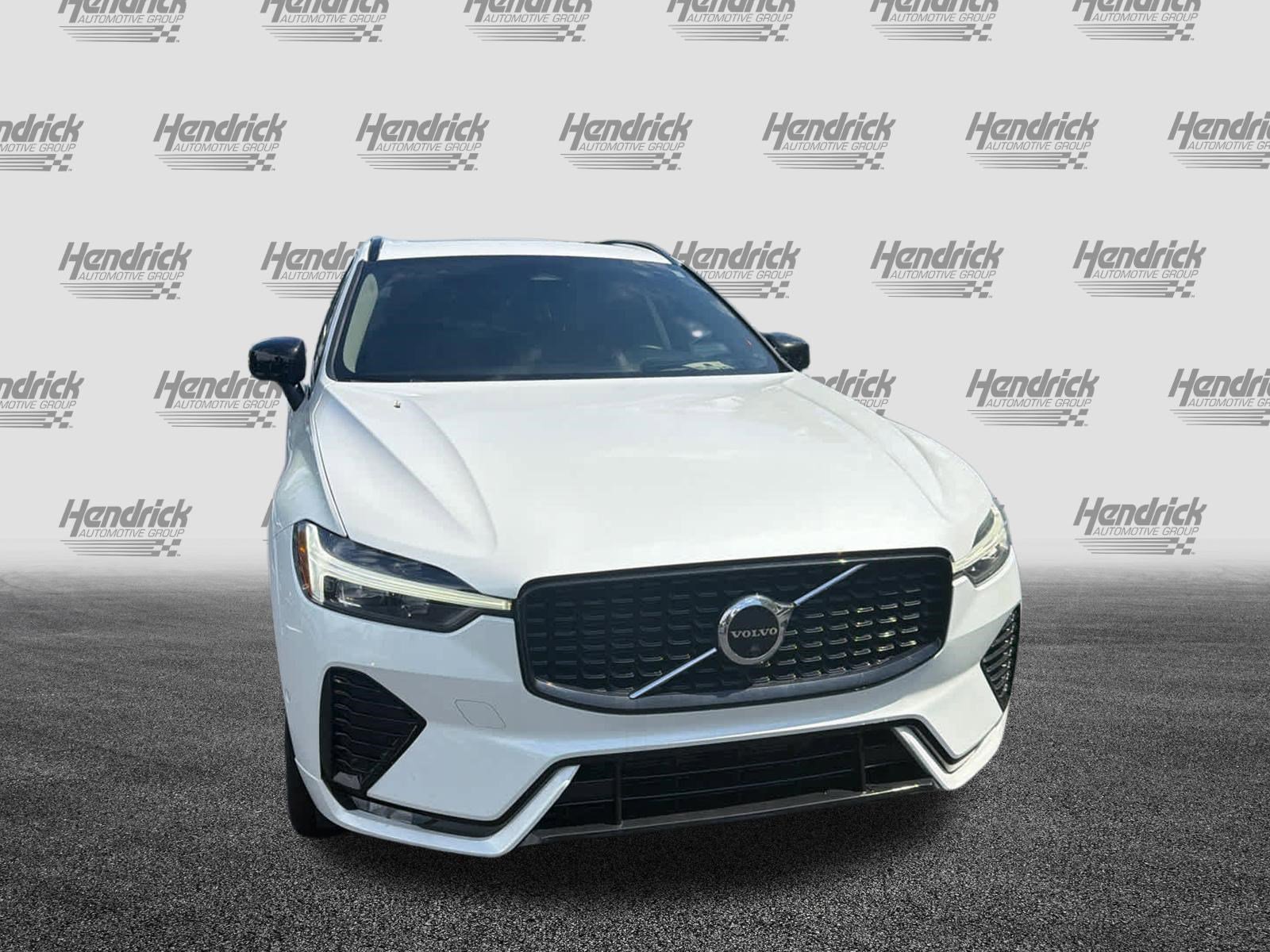 Certified 2023 Volvo XC60 B5 Ultimate w/ Protection Package Premier FWD image 3