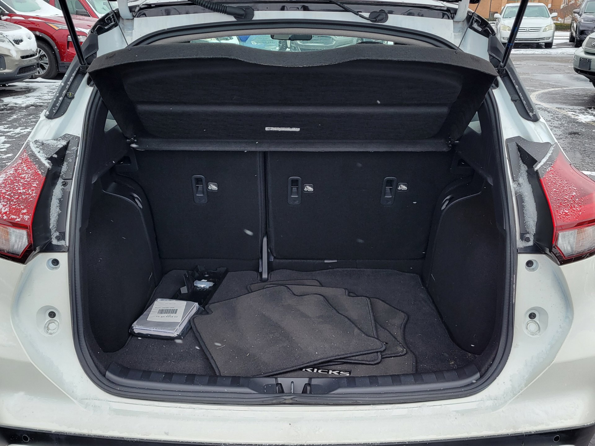 Certified 2023 Nissan Kicks SR w/ SR Premium Package image 8