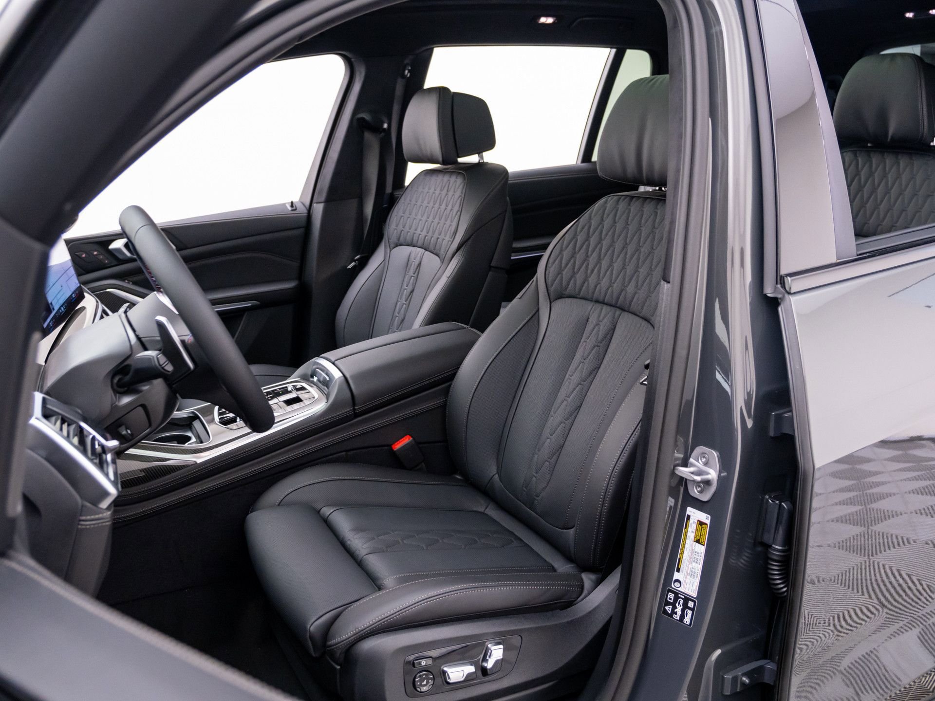 New 2026 BMW X7 M60i AWD/4WD image 17