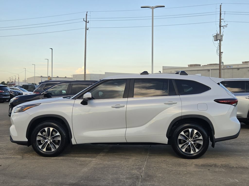 Used 2026 Toyota Highlander XLE AWD/4WD image 6