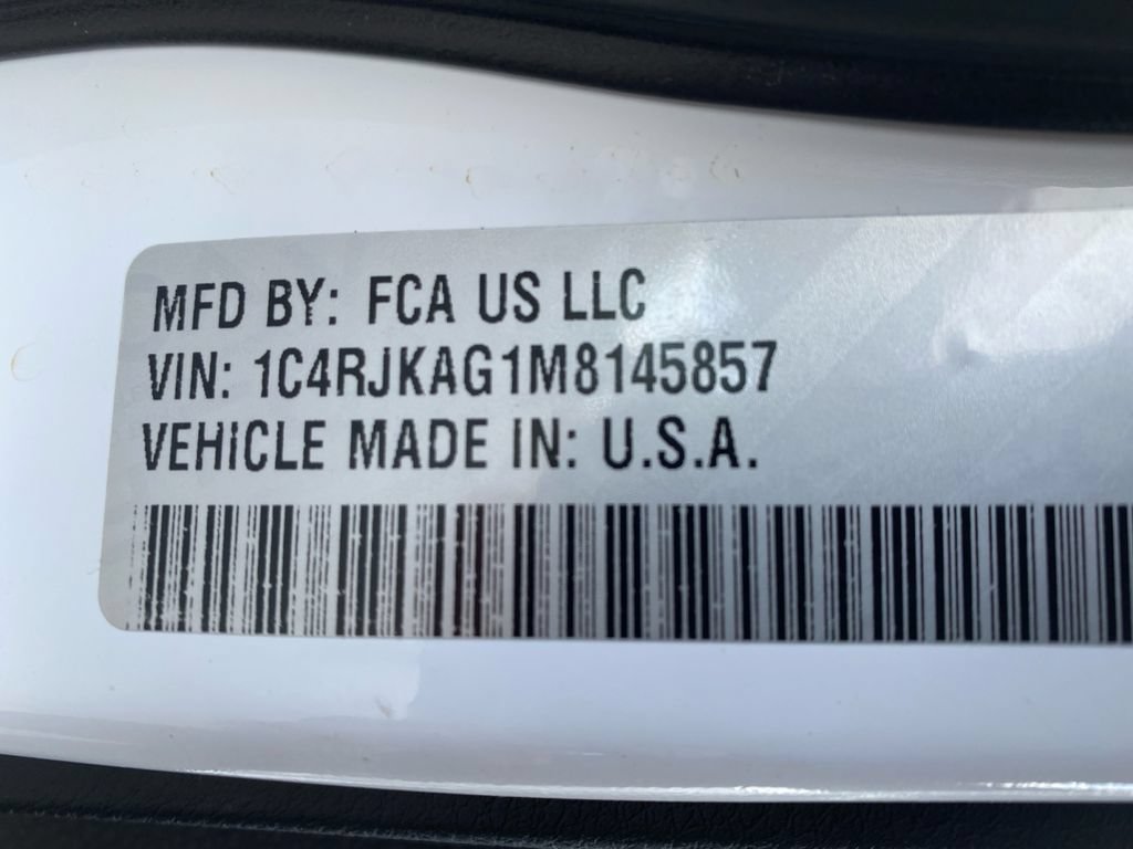 Used 2021 Jeep Grand Cherokee L Laredo w/ Luxury Tech Group I AWD/4WD image 33