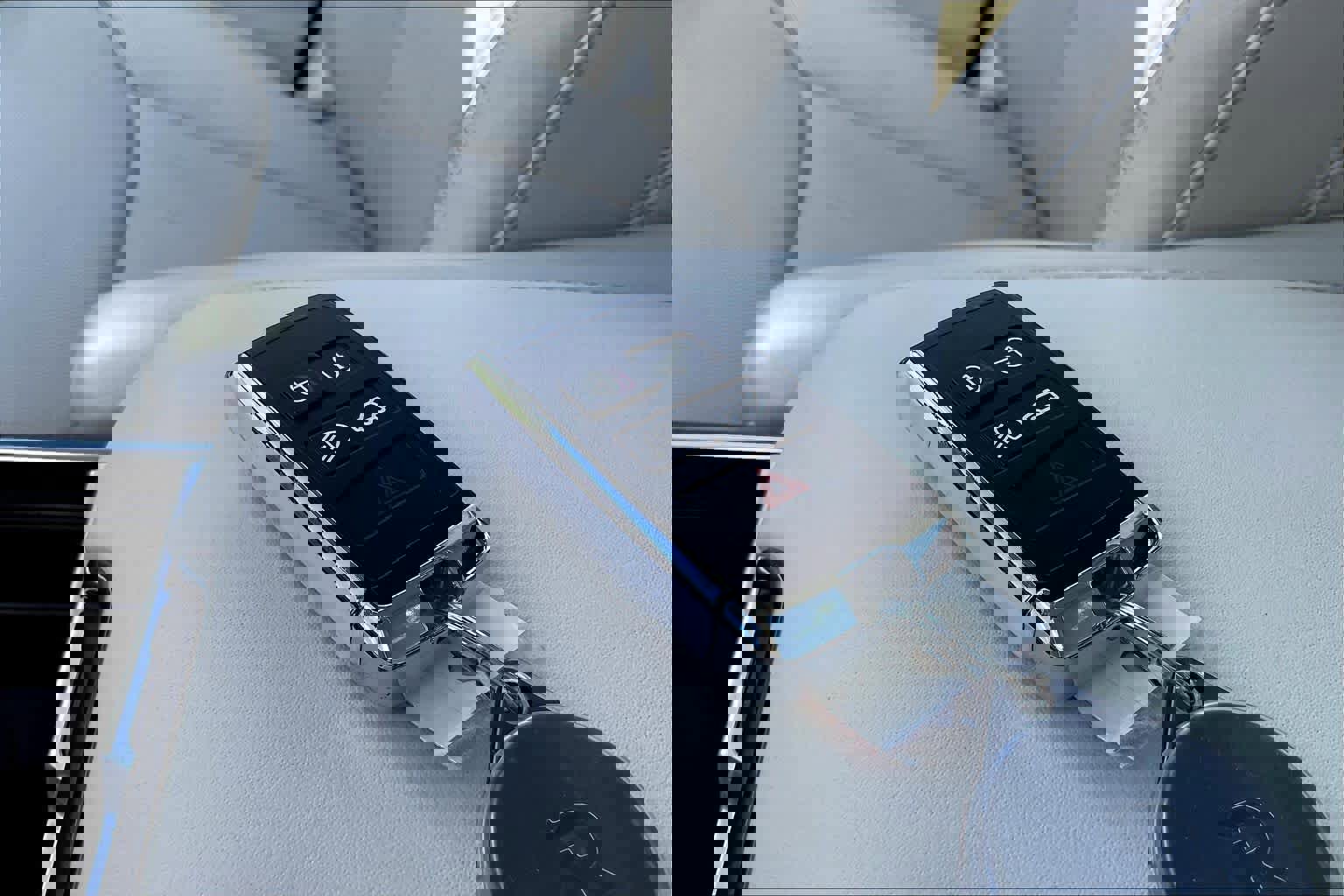 Used 2023 Land Rover Range Rover Long Wheelbase SE image 13