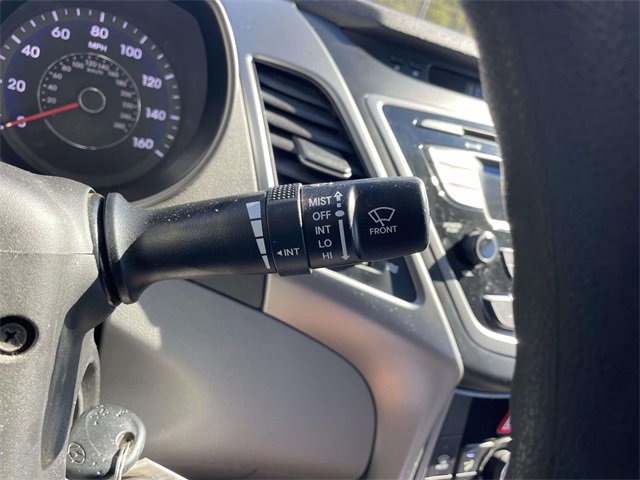Used 2016 Hyundai Elantra SE image 25