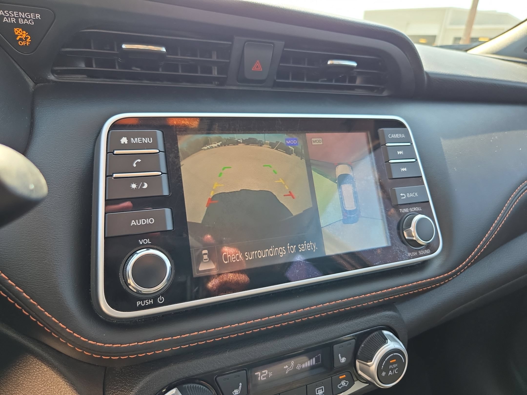 Used 2019 Nissan Kicks SR w/ SR Premium Package FWD image 17