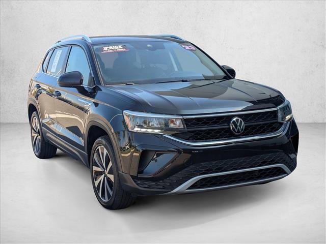 Used 2024 Volkswagen Taos SE image 3