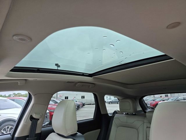 New 2026 Lincoln Corsair Reserve image 9