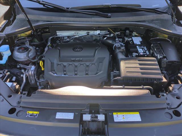 Used 2024 Volkswagen Tiguan SE R-Line FWD image 23
