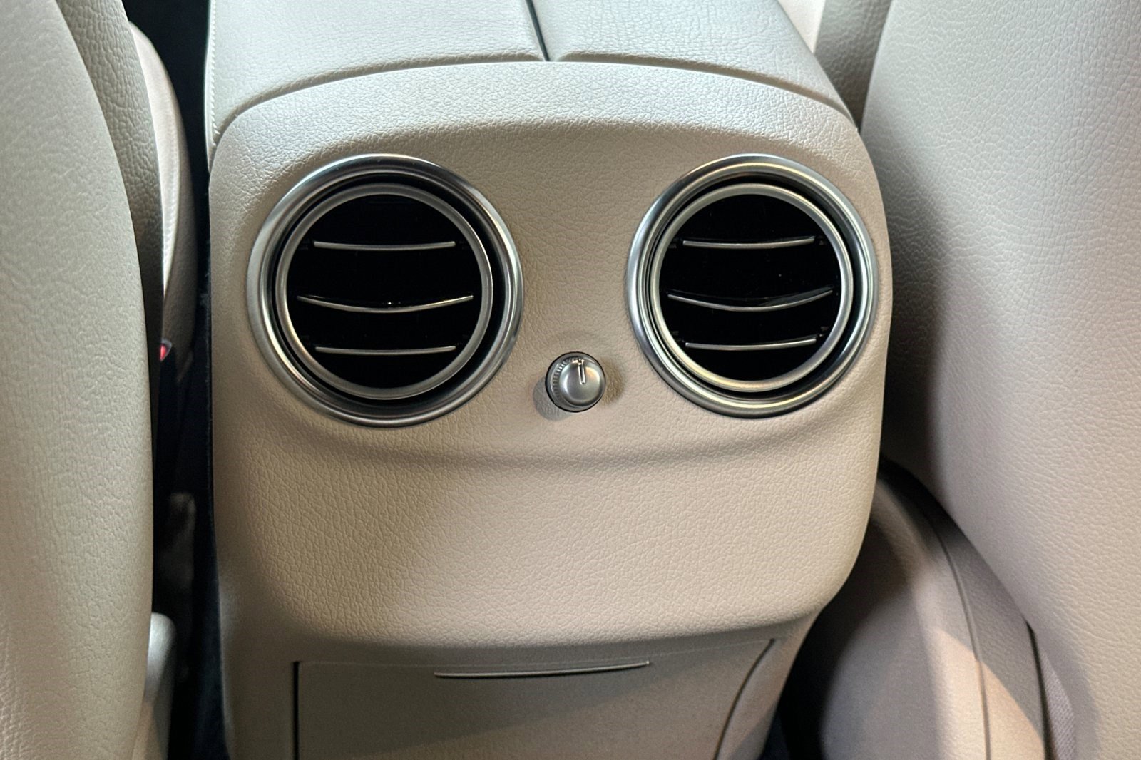 Used 2022 Mercedes-Benz E 350 Sedan image 16