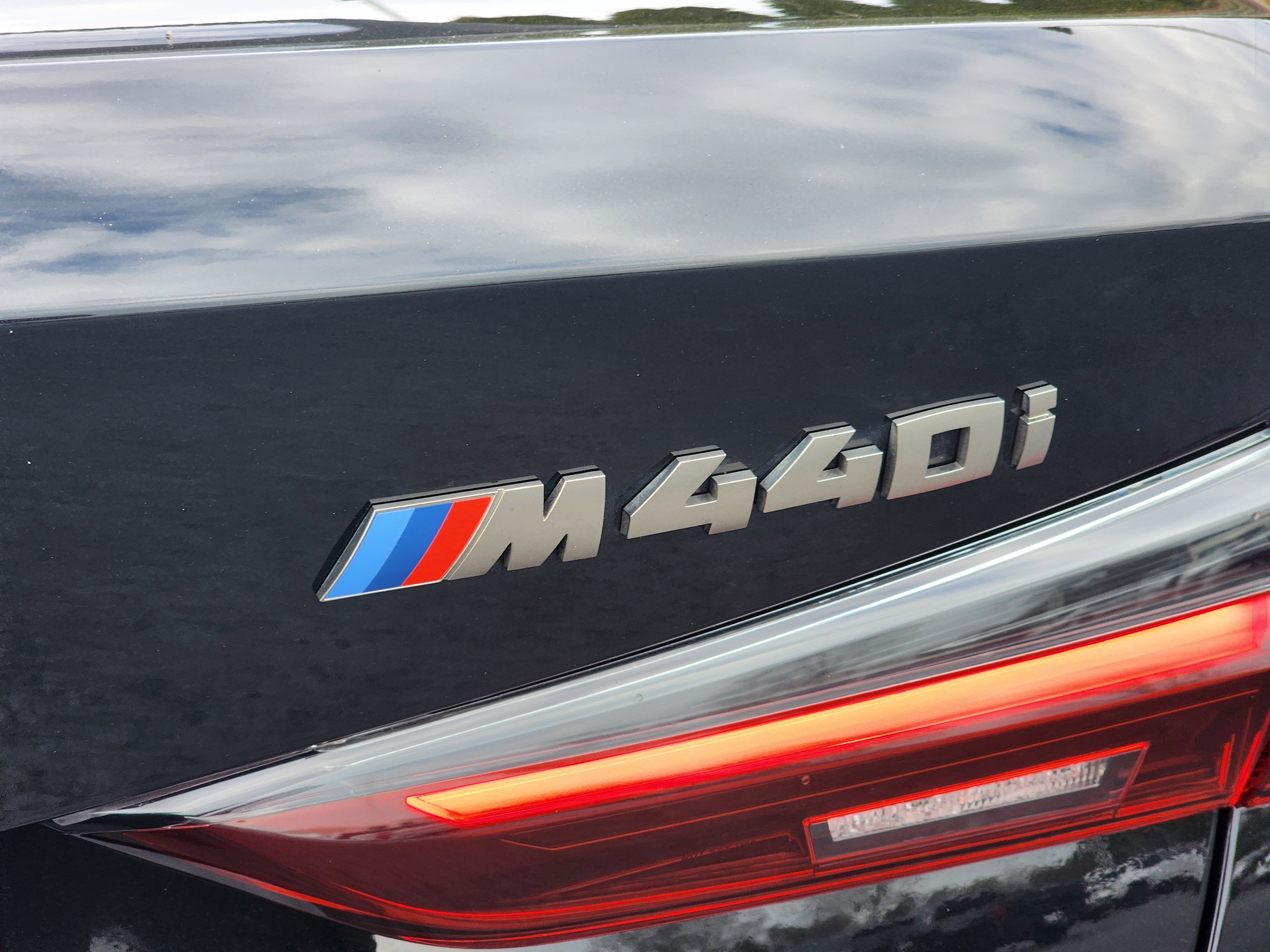 Used 2022 BMW M440i Convertible w/ Premium Package image 11