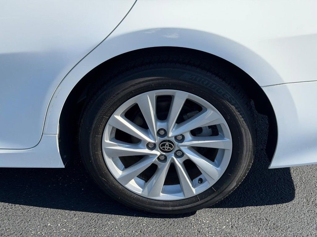 Used 2022 Toyota Camry LE FWD image 9