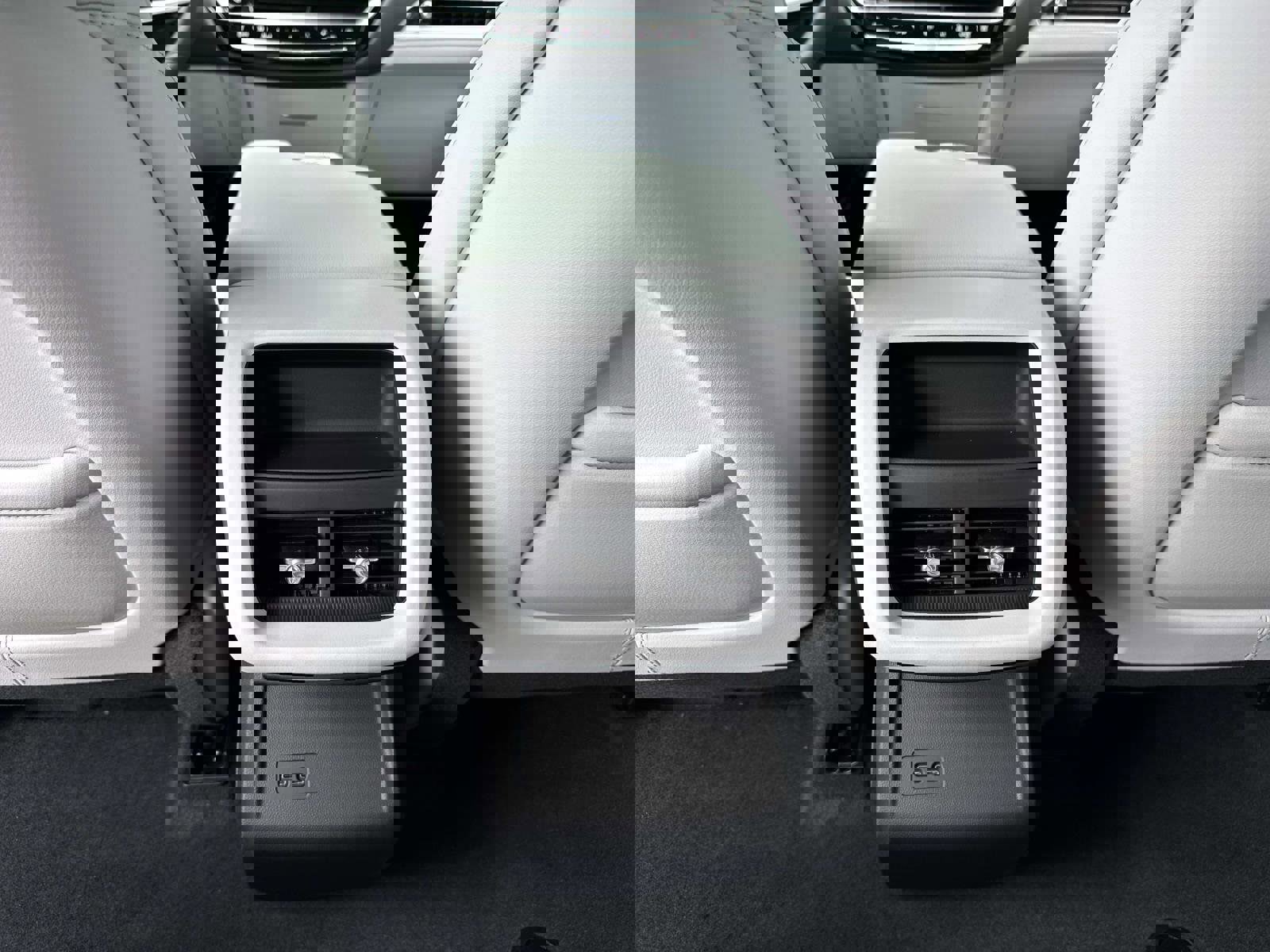 New 2026 Cadillac Lyriq Luxury image 17