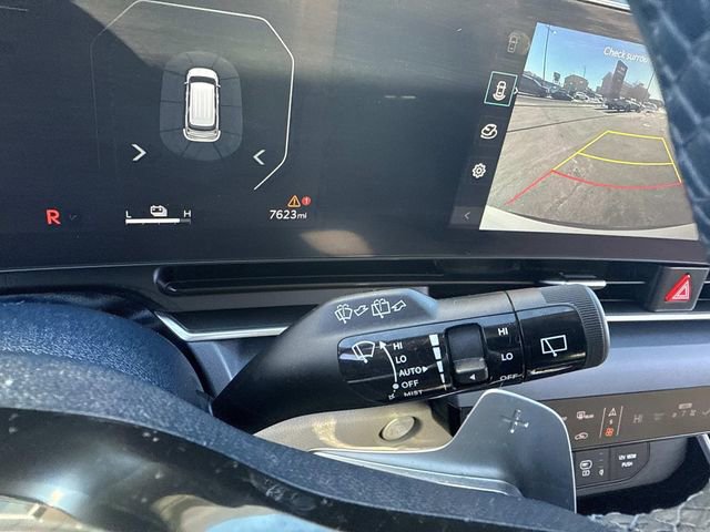 Used 2025 Kia Carnival SX image 32