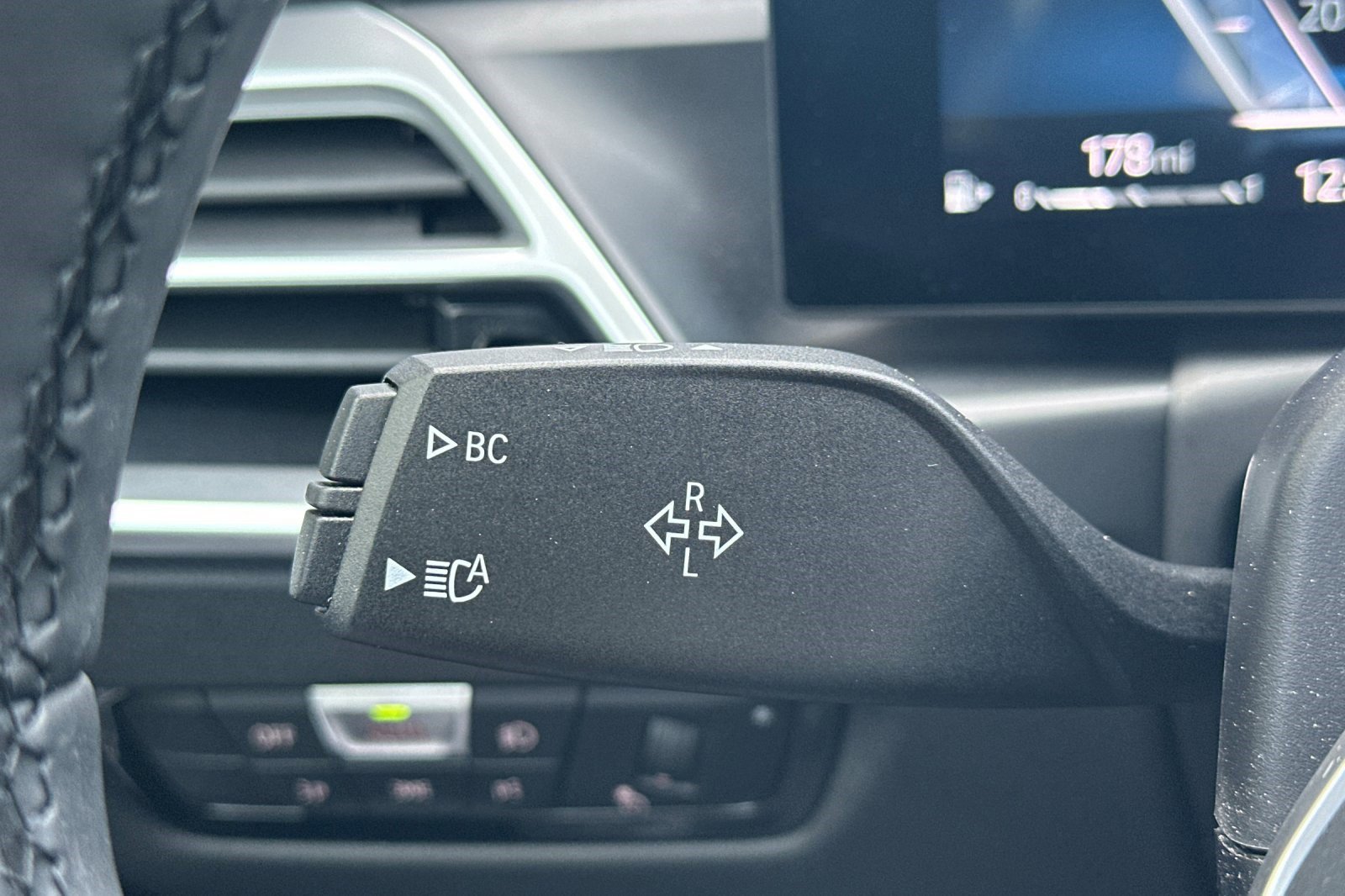 Used 2025 BMW 330i xDrive Sedan image 32