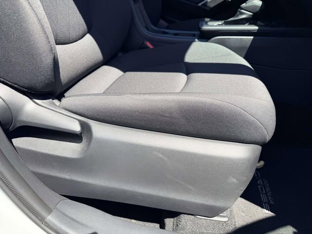 Used 2026 Toyota Corolla Cross LE FWD image 9