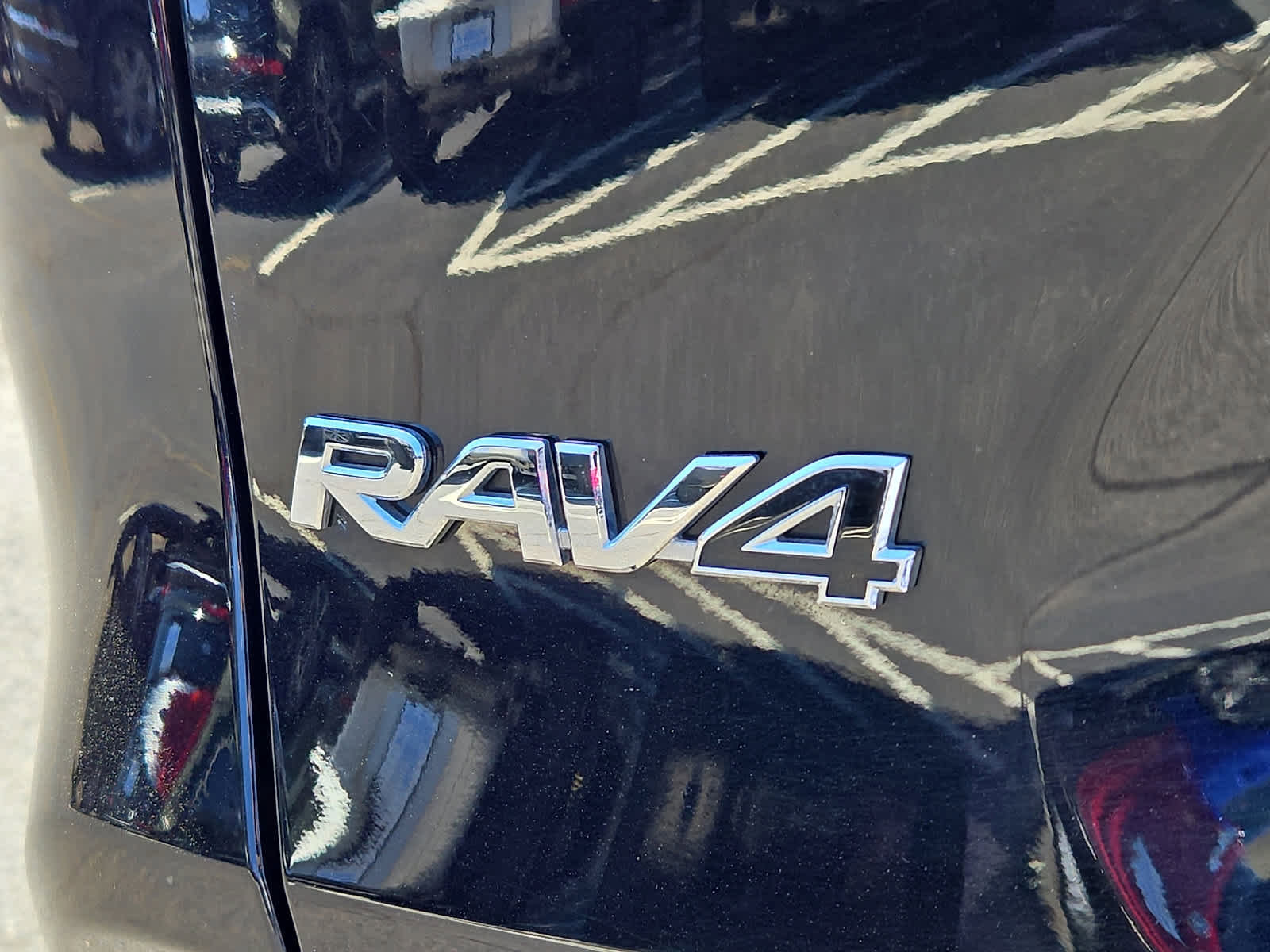 Used 2025 Toyota RAV4 XLE AWD/4WD image 30
