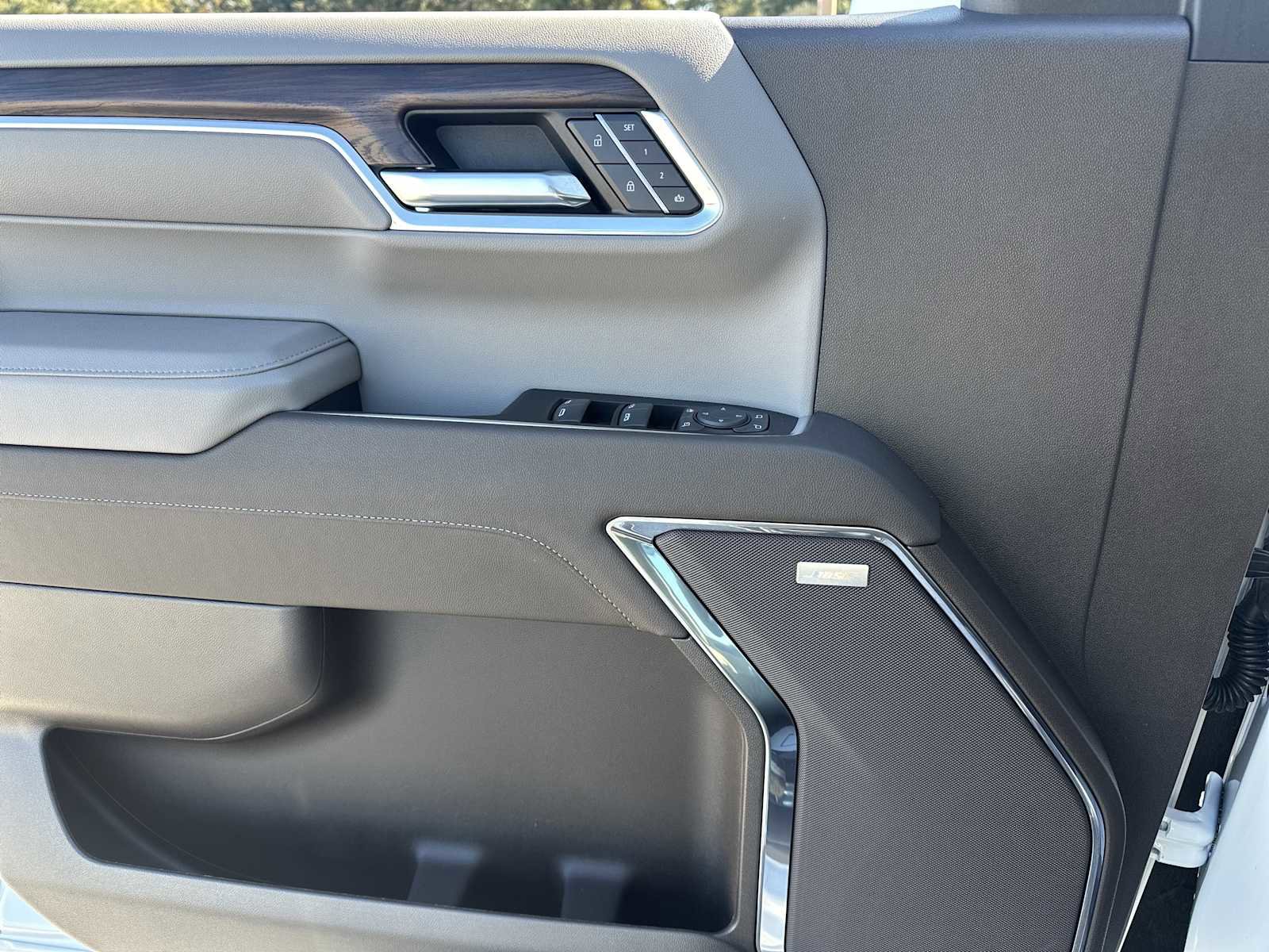 Used 2024 GMC Sierra 1500 SLT w/ SLT Premium Plus Package image 28