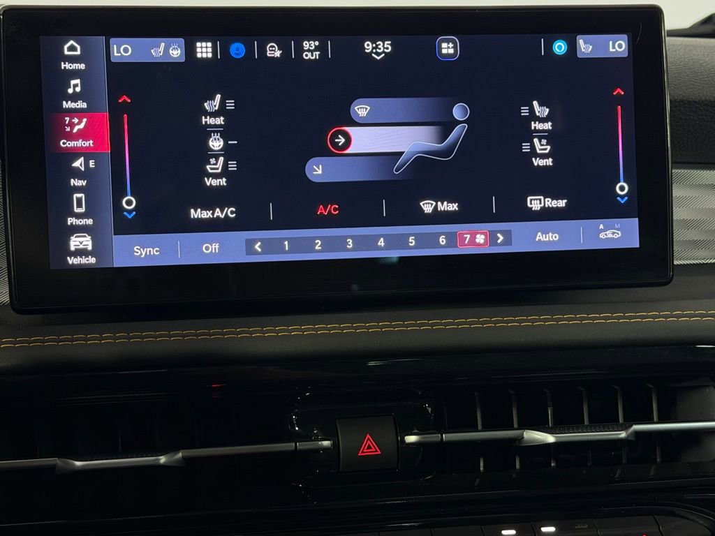 Used 2025 Alfa Romeo Tonale Veloce w/ Premium Package image 17