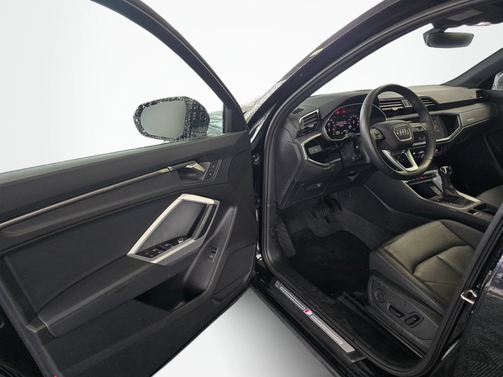 Used 2025 Audi Q3 2.0T Premium AWD/4WD image 33