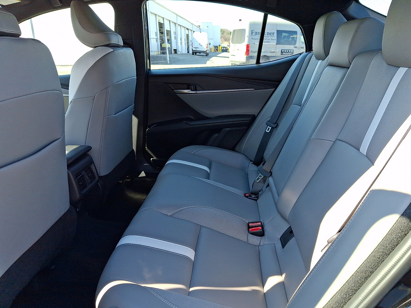 Used 2025 Toyota Camry SE image 10