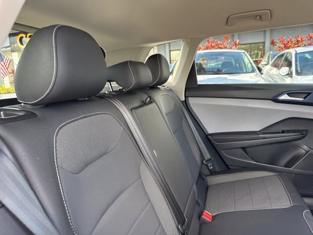 Used 2024 Volkswagen Taos SE image 15