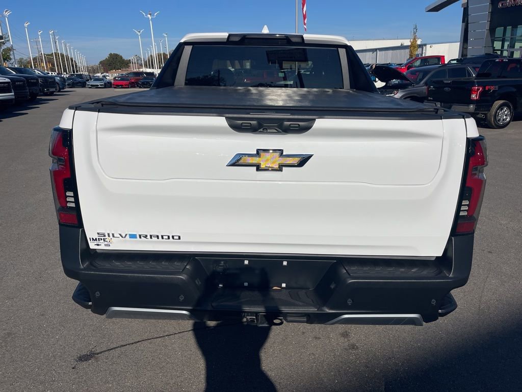 Used 2025 Chevrolet Silverado EV LT AWD/4WD image 4