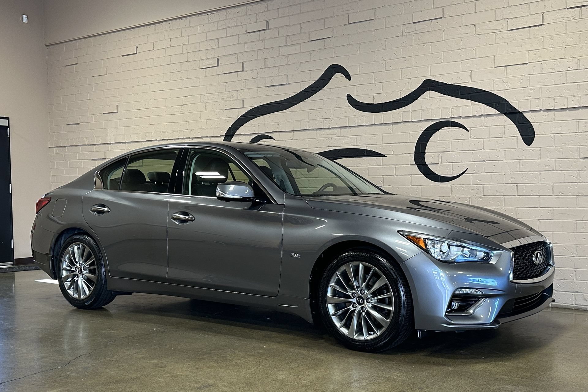 Used 2018 INFINITI Q50 Luxe w/ Essential Package (3.0T Luxe) AWD/4WD image 2
