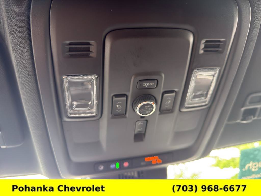 Certified 2025 Chevrolet Suburban Premier AWD/4WD image 17