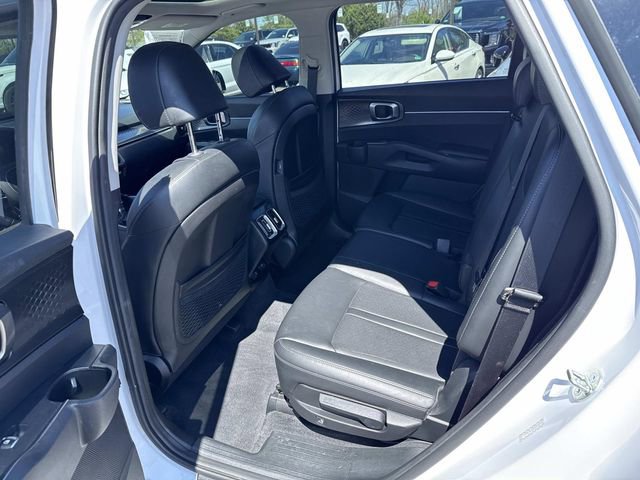 Used 2023 Kia Sorento S w/ Panoramic Sunroof Package FWD image 17