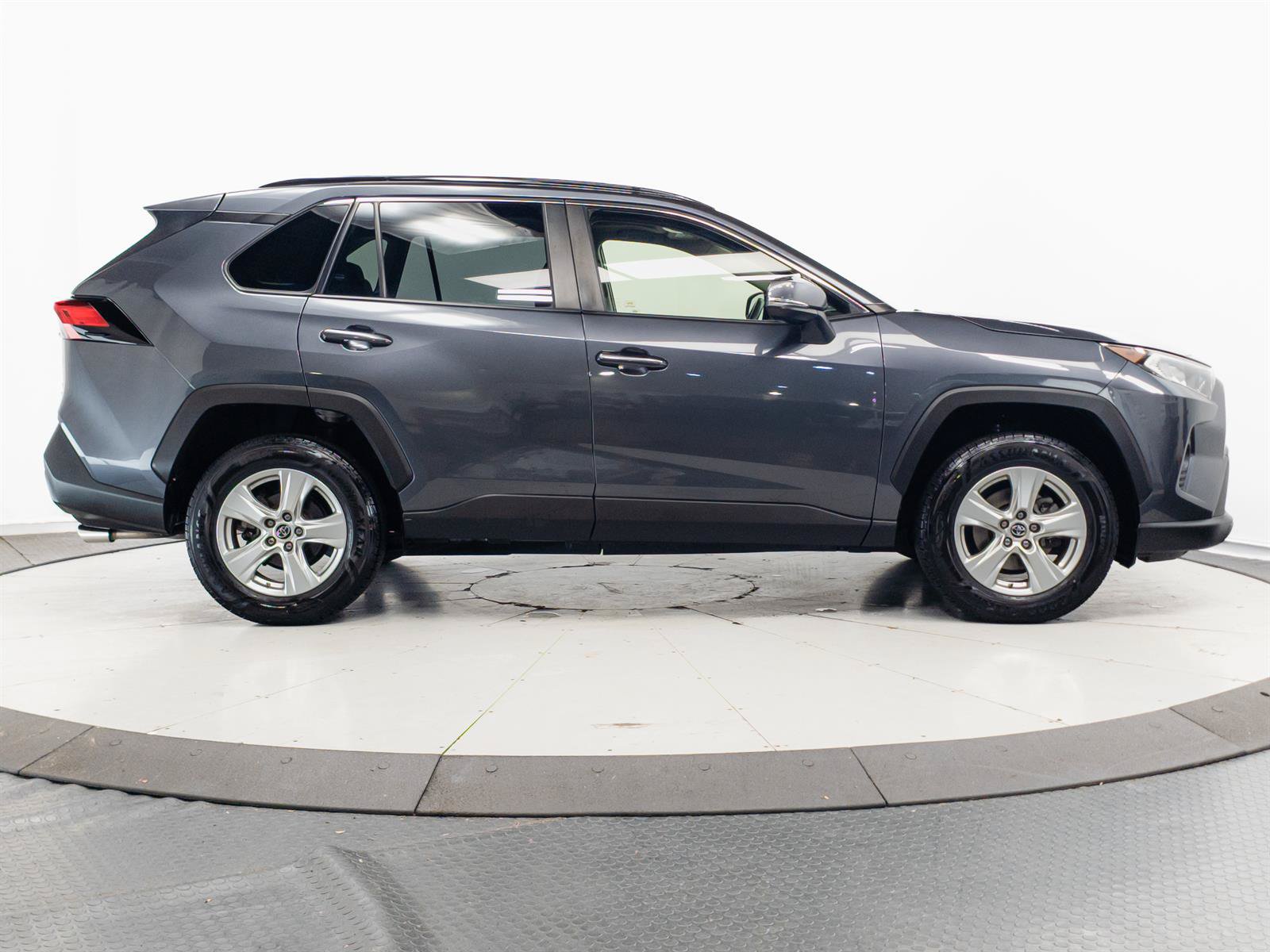 Used 2019 Toyota RAV4 XLE w/ Convenience Package AWD/4WD image 13