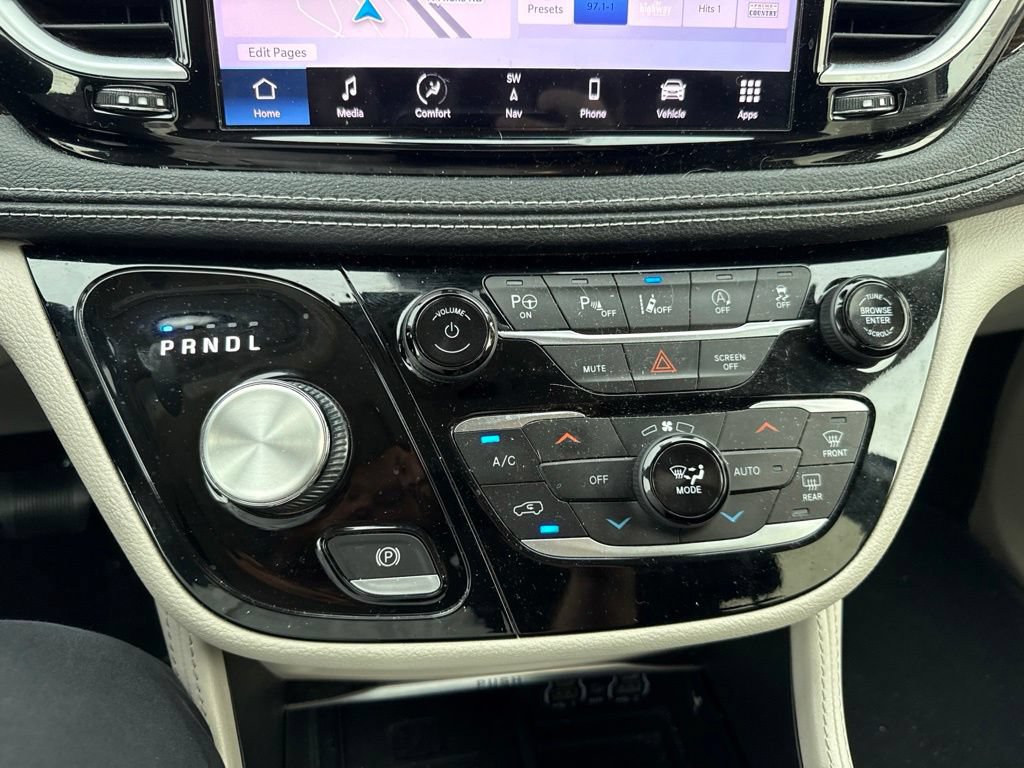 Used 2022 Chrysler Pacifica Limited w/ Uconnect Theater Family Group FWD image 21