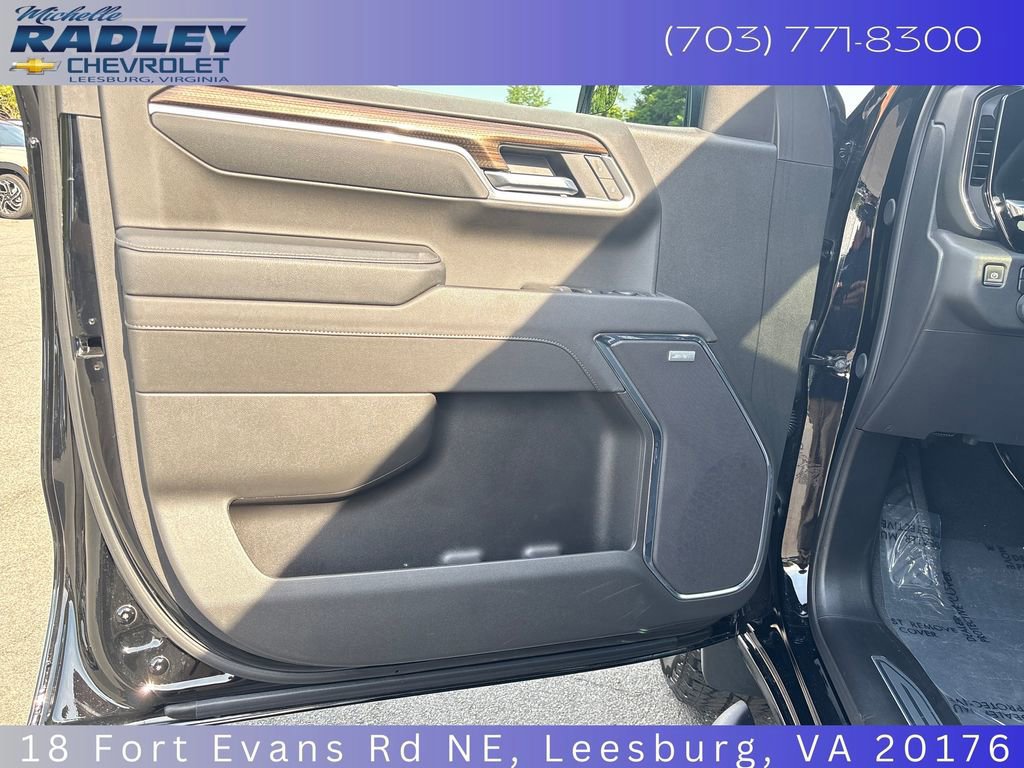 Used 2025 Chevrolet Silverado 1500 LT Trail Boss w/ Convenience Package II AWD/4WD image 13