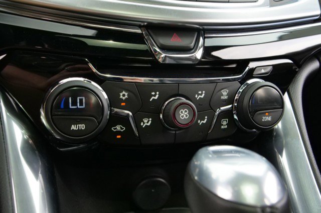 Used 2015 Chevrolet SS / 6.2L V8 / Sunroof / Heated & image 7