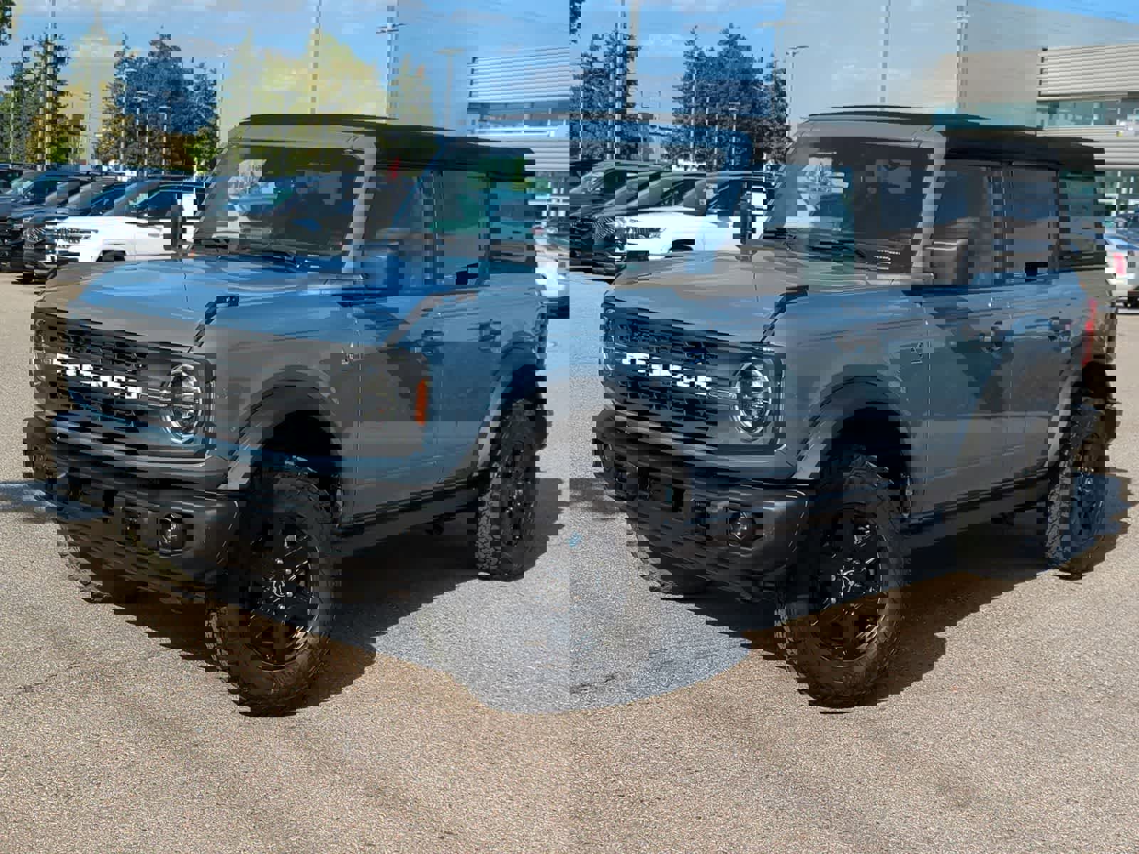 Used 2023 Ford Bronco Black Diamond image 1