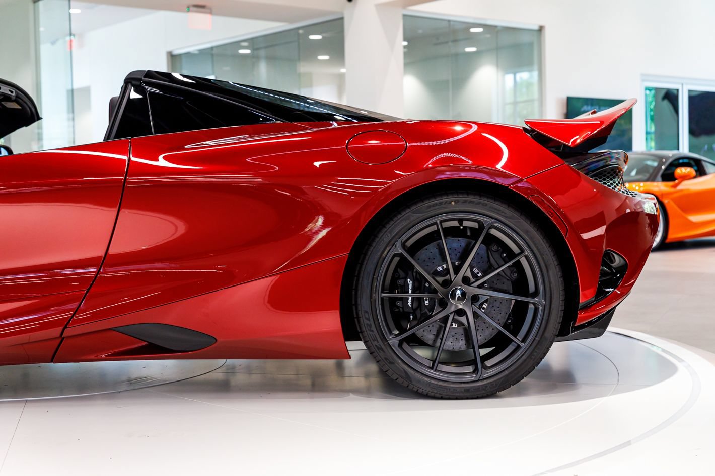 Used 2027 McLaren 750S Spider RWD image 8