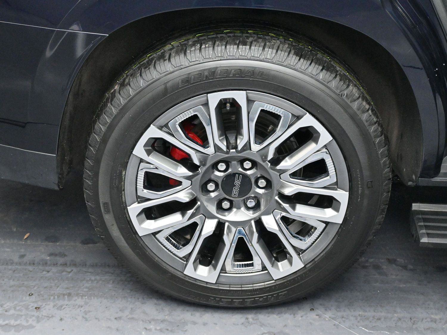 Used 2024 GMC Yukon Denali Ultimate image 39