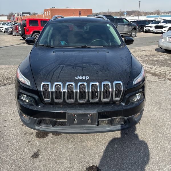 Used 2018 Jeep Cherokee Latitude w/ Cold Weather Group image 15